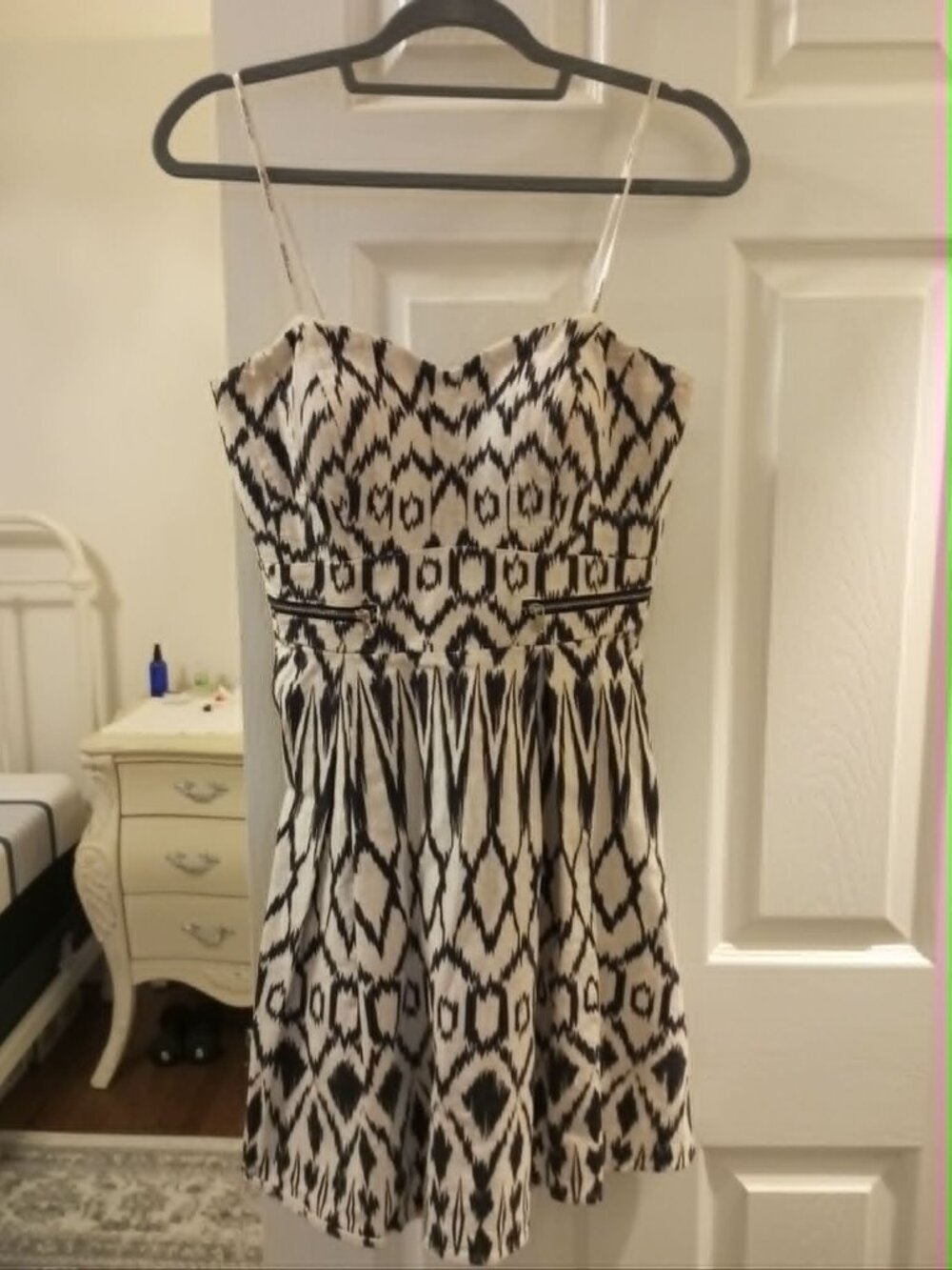 Geo Print Strapless Dress w/Zipper Detail, size L